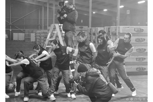 ПО-СИЛНИ ЗАЕДНО